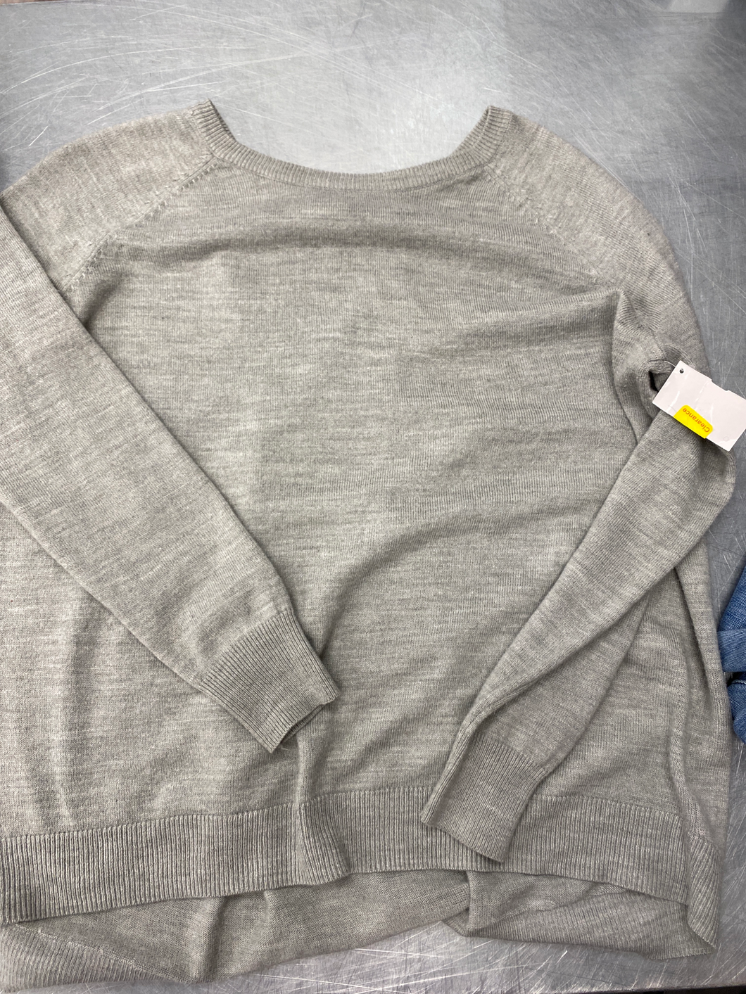 Apt. 9 Sweater Size Medium