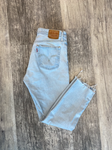 Levi Denim Size 5/6 (28)