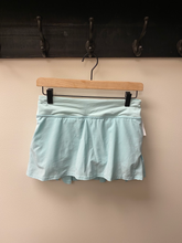 Load image into Gallery viewer, Lulu Lemon Athletic Shorts Size 3/4
