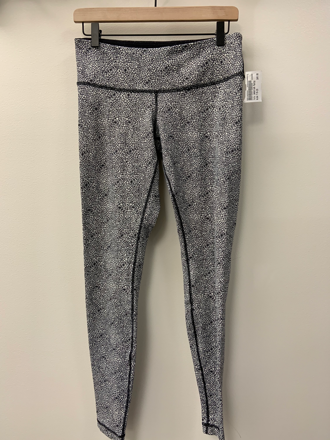 Lulu Lemon Athletic Pants Size 7/8 (29)